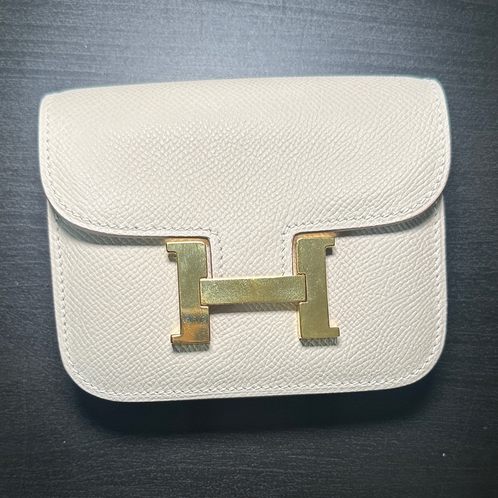 Elegant wallet with Gold Accents